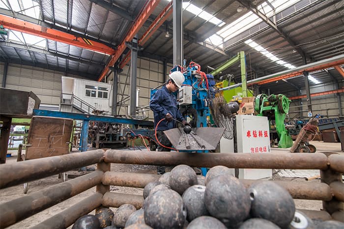 安宁网架配件-螺栓球加工车间